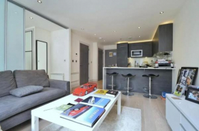 Modern Chelsea Flat
